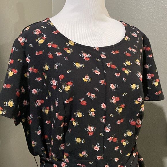 Lane Bryant Peplum Blouse Black Red Floral Short Sleeve Tie Waist Stretch - Picture 2 of 12
